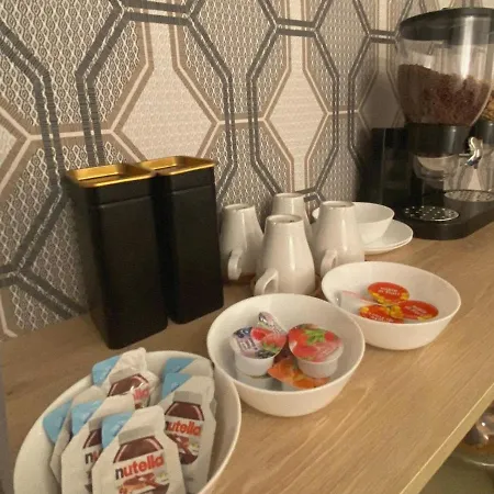 Domus Luigi Leone Ii Bed & Breakfast Naples
