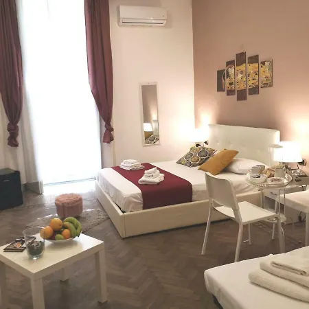 Bed & Breakfast Domus Luigi Leone Ii Neapel