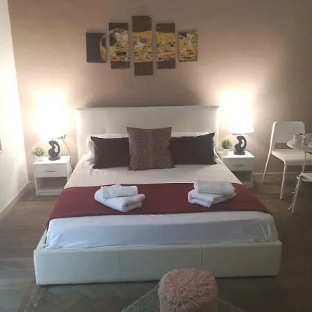 Bed & Breakfast Domus Luigi Leone Ii Neapel