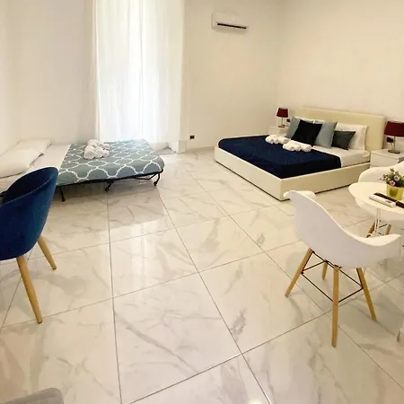 Domus Luigi Leone Ii Oda ve Kahvaltı