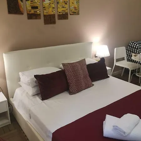 Bed & Breakfast Domus Luigi Leone Ii Napoli